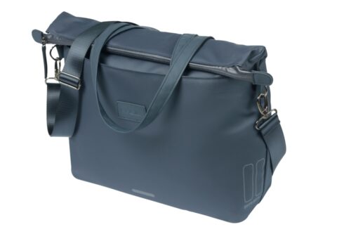 Basil Manhattan Commuter schoudertas 12L Navy waterdichte fietslaptoptas met Hook-On systeem