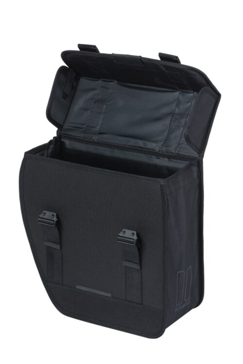 Zwarte Basil Tour Left Enkele Fietstas 14 Liter bevestigd aan linkerzijde bagagedrager, waterafstotend met reflecterende details.