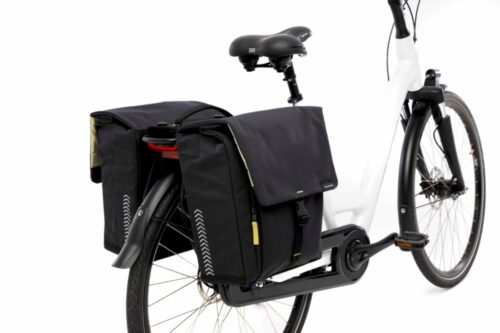 Dubbele Fietstas New Looxs Tulum Double MIK 32L Black gemonteerd op bagagedrager van een fiets