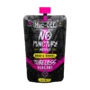 Muc-Off Tubeless Sealant Road & Gravel 140ml flacon voor race- en gravelfietsen, met UV-detectiesysteem, aangeboden door Bike by Mike
